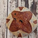 Hogaza de pan de tomate de masa madre, con orégano y aceitunas negras, 500 g | 102